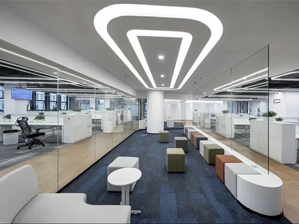 色彩不僅是視覺盛宴，更是情感與靈魂的共鳴